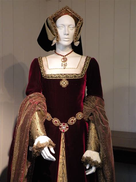 tudors clothing